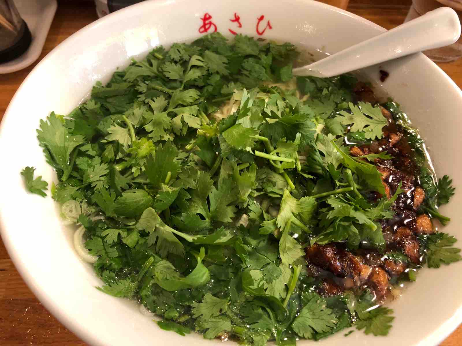 パクチー好きを唸らせる一杯 パクチーで埋め尽くされた パクパクパクチーそば が絶品 Rettyグルメニュース